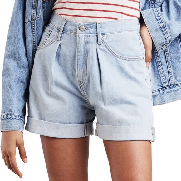 levi's pleated shorts
